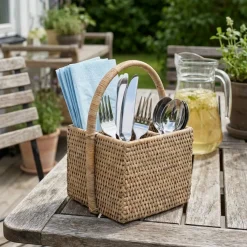 Charmille Firkantet Bestikholder med 4 rum i Rattan. Hvid