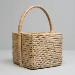 Charmille Firkantet Bestikholder med 4 rum i Rattan. Hvid