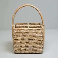 Charmille Firkantet Bestikholder med 4 rum i Rattan. Hvid