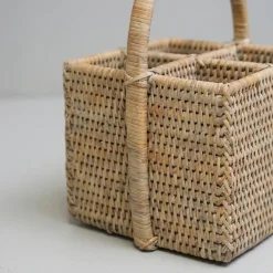 Charmille Firkantet Bestikholder med 4 rum i Rattan. Hvid