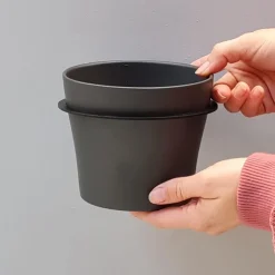 Como rund planteholder til væg - Sort. Medium
