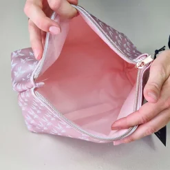 Derrière la Porte toilettaske - TRAPEZE J'me suis fait la belle