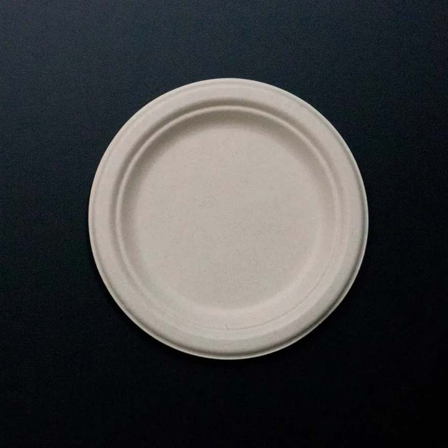 Engangsservice i sukkerrørsfibre - Frokosttallerken 18cm - 50 stk