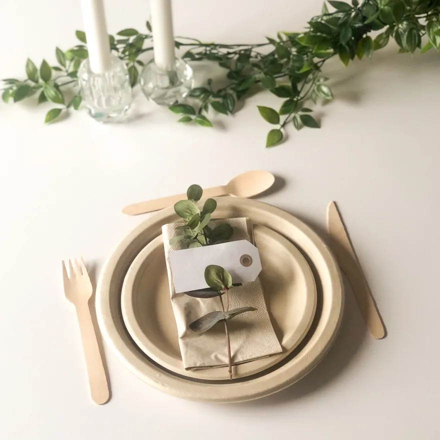 Engangsservice i sukkerrørsfibre - Frokosttallerken 18cm - 50 stk