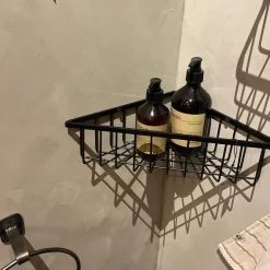 House Doctor trådkurv i rustfrit stål - Corner Basket, sort