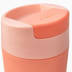 Joseph Joseph TO GO kaffekop - LARGE 454 ml. - Koral
