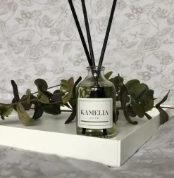 Kamelia Duftfrisker med Duftpinde - Samsø