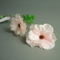 Kunstig Blomst - Japansk Ranunkel, 62 cm. LYSERØD