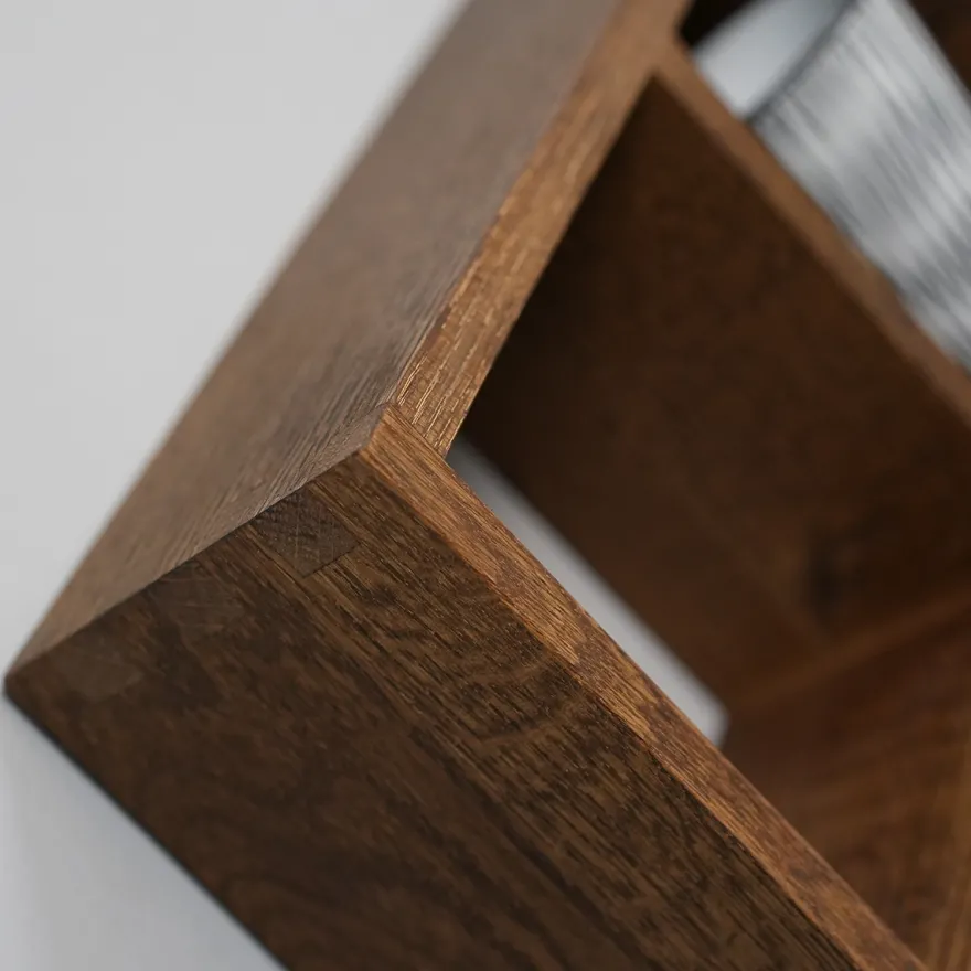 Lake Sættekasse i Egetræ - Debut 3x4 Mocha