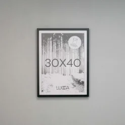 Lucca Træramme til 30x40 cm. plakater - SORT