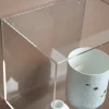 Modena Displaykasse 25x25 cm. i akryl til vægophæng - Kvadratisk
