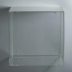 Modena Displaykasse 25x25 cm. i akryl til vægophæng - Kvadratisk
