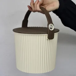 Omnioutil Plastikspand - Ivory med brunt låg. Mini 4 liter
