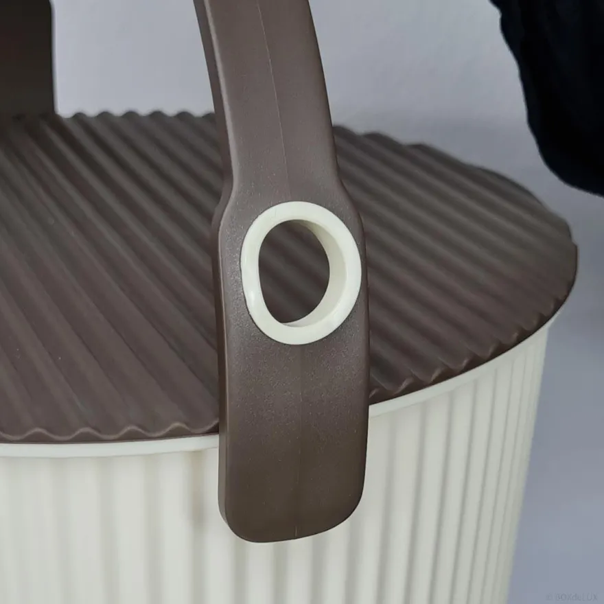 Omnioutil Plastikspand - Ivory med brunt låg 8 liter