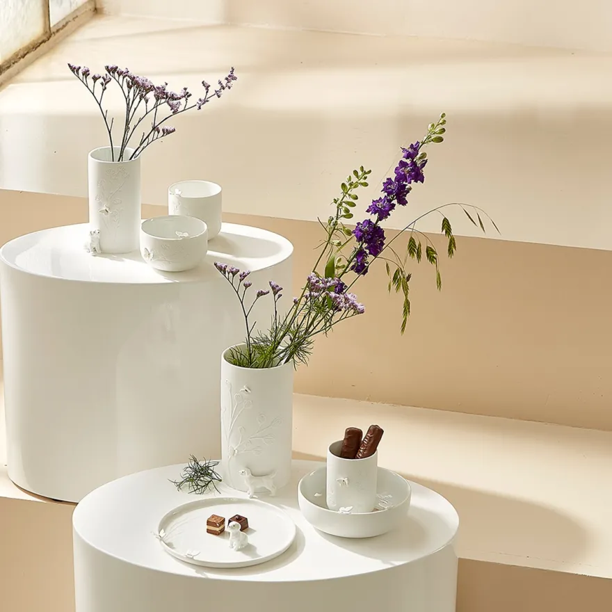 Räder Vase i porcelæn, Hund, Stående