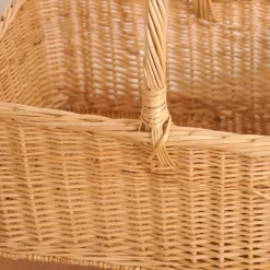 Trappekurv i Rattan