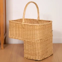 Trappekurv i Rattan