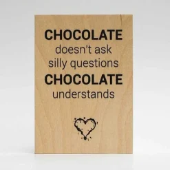 Treviso Design træskilt - Chocolate understands