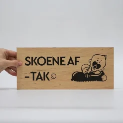Treviso Design træskilt - Skoene af tak