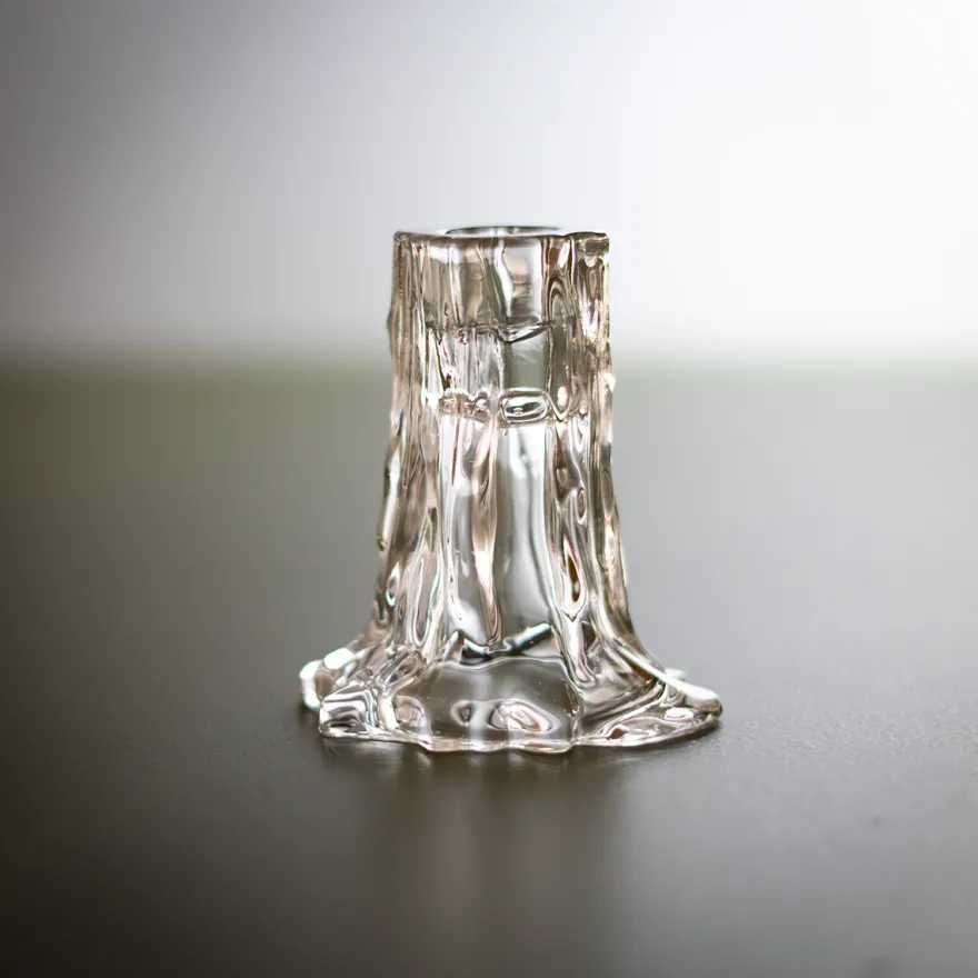 Wikholm Lysestage i massiv glas - Candice - Klar