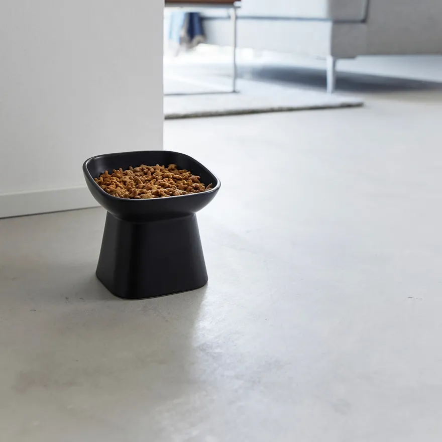 Yamazaki "Easy Eat" Keramik foderskål til katte - Sort