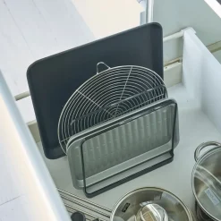 Yamazaki Holder til skærebræt Tower tray holder - SORT