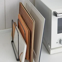 Yamazaki Holder til skærebræt Tower tray holder - SORT