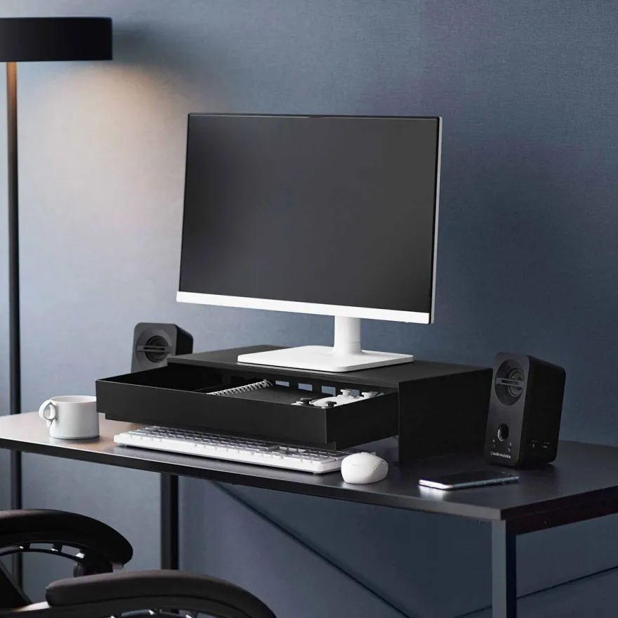 Yamazaki Monitor Stand med skuffe. SORT