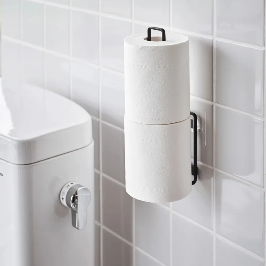 Yamazaki Selvklæbende toiletrulleholder til væggen - FILM, Sort