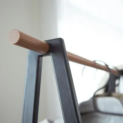 Yamazaki tower tøjstativ med skohylde - Sort/bambus